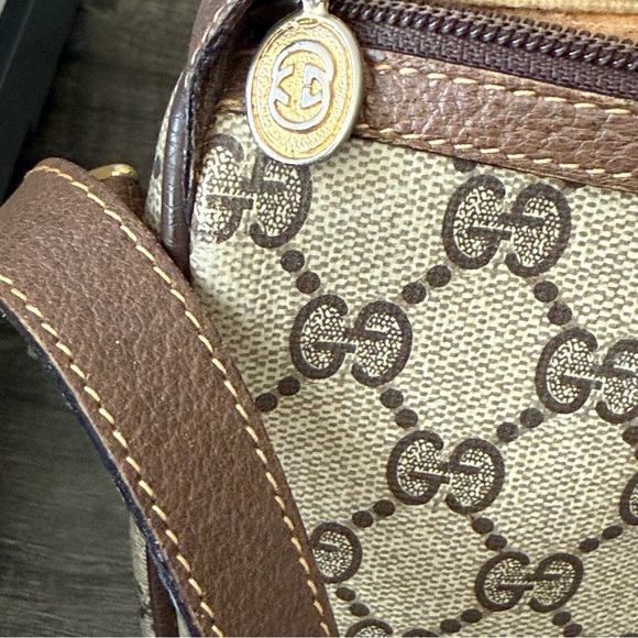 Vintage Gucci Sherry Line Crossbody Bag - Picture 12 of 16